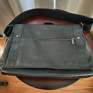 Kenneth Cole Leather Cross Body Bag
